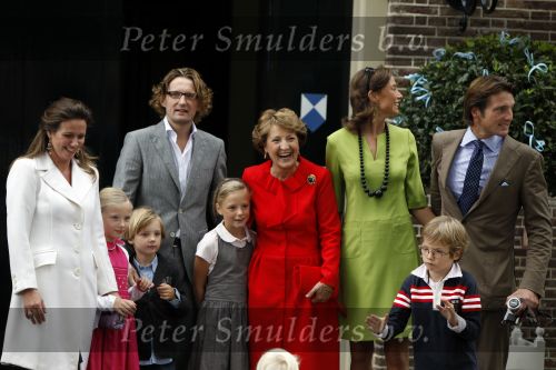 Apeldoorn 20 september 2009
Doop Pieter v Vollenhoven, zoon van Prins Pieter Christiaan en prinses Anita op paleis het Loo. Ook zijn zus Emma is aanwezig. Prina Maurits Prinses marilene Anna Lucas Felicia Prins Bernhard Jr Prinses Annette Isabella Sam Benjamin en Prinses Margriet
Peter Smulders bv