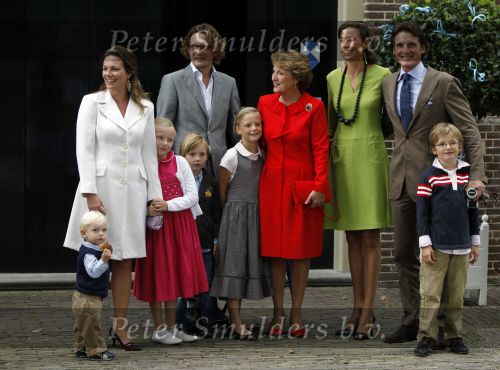 Apeldoorn 20 september 2009
Doop Pieter v Vollenhoven, zoon van Prins Pieter Christiaan en prinses Anita op paleis het Loo. Ook zijn zus Emma is aanwezig. Prina Maurits Prinses marilene Anna Lucas Felicia Prins Bernhard Jr Prinses Annette Isabella Sam Benjamin en Prinses Margriet
Peter Smulders bv