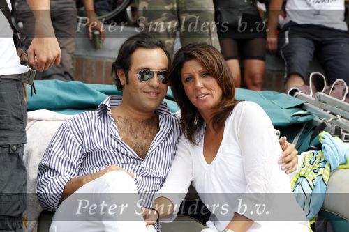 Amsterdam 1 augustus 2009
Gay pride op de amsterdamse grachten. rachel hazes met vriend op de boot bij Joop Kruijs en zijn vrouw . Roxeanne met nieuwe vriend Martijn en Andre Jr waren er ook bij.
Peter Smulders bv