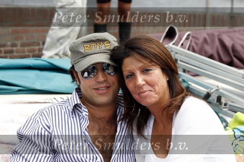 Amsterdam 1 augustus 2009
Gay pride op de amsterdamse grachten. rachel hazes met vriend op de boot bij Joop Kruijs en zijn vrouw . Roxeanne met nieuwe vriend Martijn en Andre Jr waren er ook bij.
Peter Smulders bv