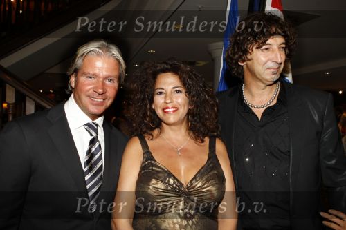 Noordwijk, 28 Augustus 2009
Miljonair Fair bij Hotel Huis ter Duin
Dries Roelvink en Romke Kooyenga met zijn Argentijnse vrouw Silvana Kooyenga
Foto Peter Smulders BV
