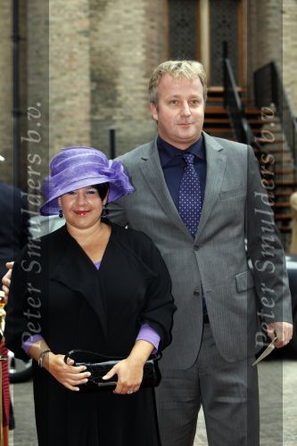Den Haag 15 september 2009
Prinsjesdag op het binnenhof met alle hoedjes. Sharon Dijksma met man
Peter Smulders bv