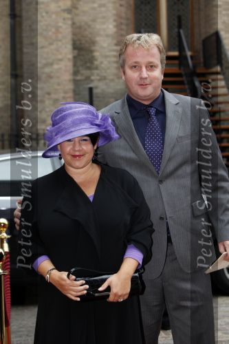 Den Haag 15 september 2009
Prinsjesdag op het binnenhof met alle hoedjes. Sharon Dijksma met man
Peter Smulders bv