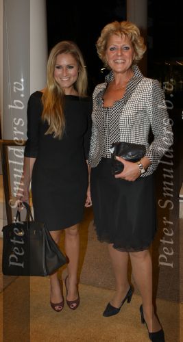 Amsterdam, 12 September 2009
Winter modeshow Mart Visser in het Apollo hotel
Simone Kleinsma met Nikki Plessen
Foto Peter Smulders BV