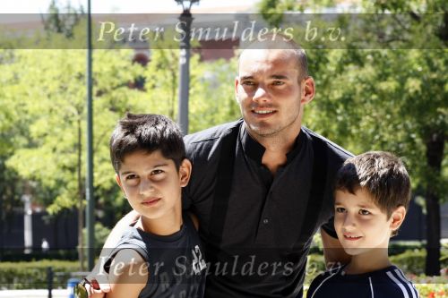 Madrid 3 augustus 2009
Wesley Sneijder en Yolanthe Cabau v Kasbergen samen verliefd in Madrid.
Peter Smulders bv