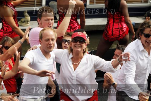 Amsterdam 1 augustus 2009
Willeke Alberti tijdens de gay pride. Derek Ogilvy en Jamai
Peter Smulders bv