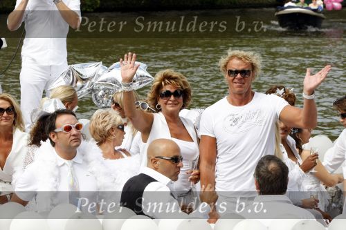 Amsterdam 1 augustus 2009
Gerard Joling heeft tijdens de gay pride in amsterdam een eigen boot met daarop diverse bekende nederlanders. Wino Omtzigt met Christine Kroonenberg
Peter Smulders bv
