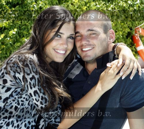 Madrid 3 augustus 2009
Wesley Sneijder en Yolanthe Cabau v Kasbergen samen verliefd in Madrid.
Peter Smulders bv