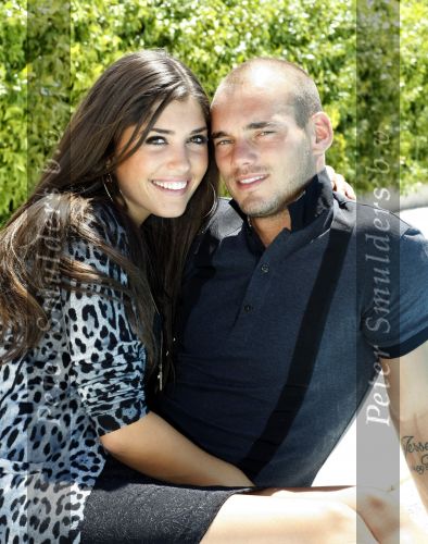Madrid 3 augustus 2009
Wesley Sneijder en Yolanthe Cabau v Kasbergen samen verliefd in Madrid.
Peter Smulders bv