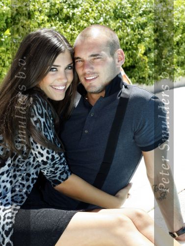 Madrid 3 augustus 2009
Wesley Sneijder en Yolanthe Cabau v Kasbergen samen verliefd in Madrid.
Peter Smulders bv
