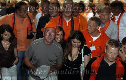 Amsterdam 12 augustus 2009
Nederland - Engeland 2-2 in de arena. Yolanthe Cabau v Kasbergen met zus
Peter Smulders bv