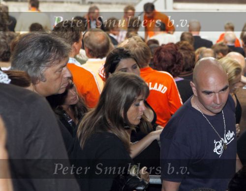 Amsterdam 12 augustus 2009
Nederland - Engeland 2-2 in de arena. Jaap de Groot met Yvonne v Gennip
Peter Smulders bv