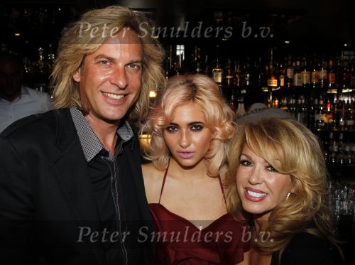 Amsterdam 13 september 2010
Presentatie modemeisjes met een missie met Cristina Curry Josh Veldhuizen Maria Taylor en Tamara Elbaz bij Players. Adam met Patricia Paay en Cristina Curry
Peter Smulders bv