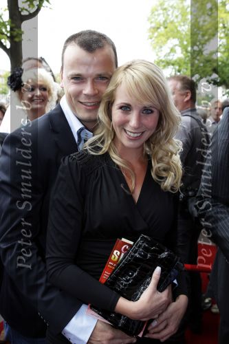 Amsterdam 1 augustus 2010
Premiere Crazy Shopping in carre. Alexandra Alphenaar met vriend
Peter Smulders bv