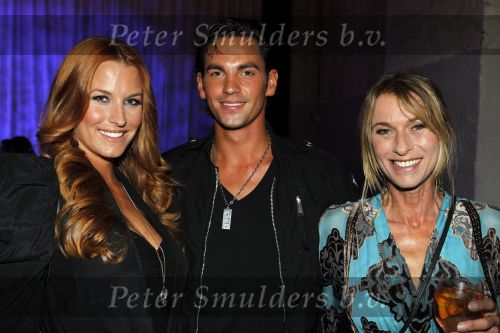 Amsterdam 13 september 2010
Modeshow Jos v Raak bij de westergasfabriek. Anita Heilker met dochter
Peter Smulders bv