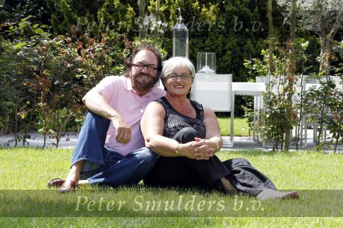 Aerdenhout 3 augustus 2010
Arie Ribbens met zijn vrouw en kleinkinderen thuis bij zijn dochter.
Peter Smulders bv