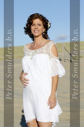 Ter Heijde 3 september 2010
Barbara Barens ( zwanger) en haar vriendin /vrouw Alette Adriaanse trouwen in strandtent Elzenduin Beach.
Peter Smulders bv