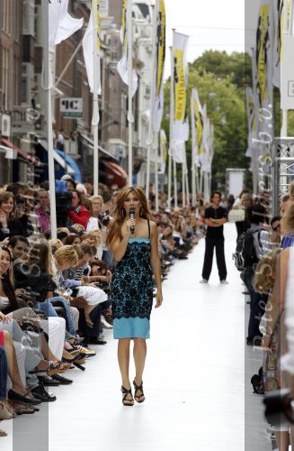 Amsterdam 22 augustus 2010
Grazia PC Catwalk op de pc hooftstraat. Beertje v Beers
Peter Smulders bv