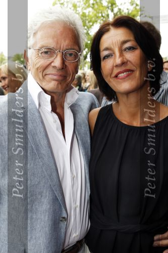 Amsterdam 1 augustus 2010
Premiere Crazy Shopping in carre. Ben Cramer met vrouw Carla
Peter Smulders bv