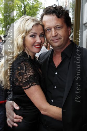 Amsterdam 1 augustus 2010
Premiere Crazy Shopping in carre. Brigitte Nijman met man
Peter Smulders bv