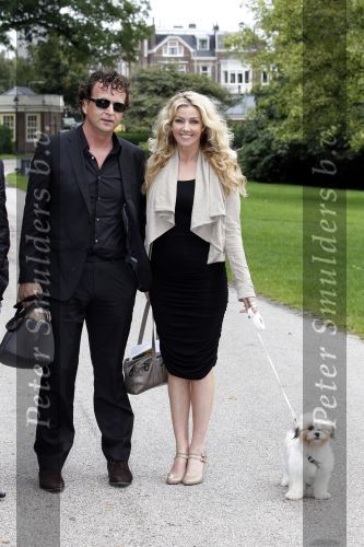 Arnhem 27 augustus 2010
Kiki Classen trouwt/trouwen met Jan Kastelein in de witte villa in het sonsbeek park. Brigitte Nijman met man en hond
Peter Smulders bv
