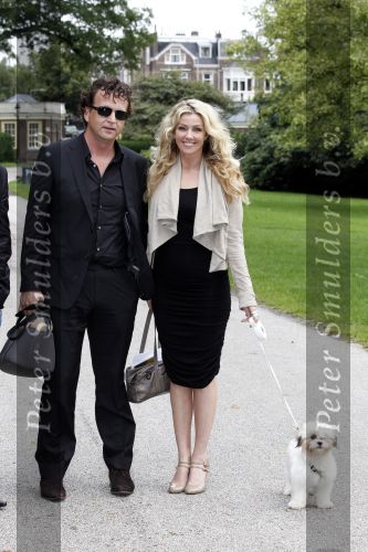 Arnhem 27 augustus 2010
Kiki Classen trouwt/trouwen met Jan Kastelein in de witte villa in het sonsbeek park. Brigitte Nijman met man en hond
Peter Smulders bv