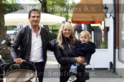 Amsterdam 30 augustus 2010
Chantal Janzen met zoontje James en vriend Marco.
Peter Smulders bv