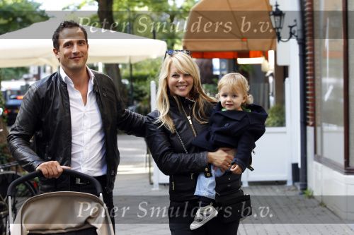 Amsterdam 30 augustus 2010
Chantal Janzen met zoontje James en vriend Marco.
Peter Smulders bv