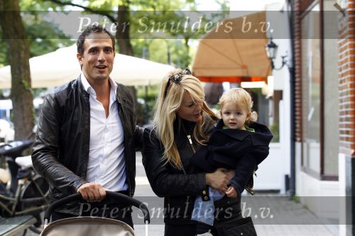 Amsterdam 30 augustus 2010
Chantal Janzen met zoontje James en vriend Marco.
Peter Smulders bv