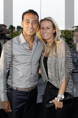Amstelveen 3 augustus 2010
Best geklede voetballer van het jaar van het blad esquire bij special sports. Danny Landzaat met vrouw
Peter Smulders bv