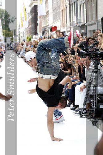 Amsterdam 22 augustus 2010
Grazia PC Catwalk op de pc hooftstraat. danser
Peter Smulders bv