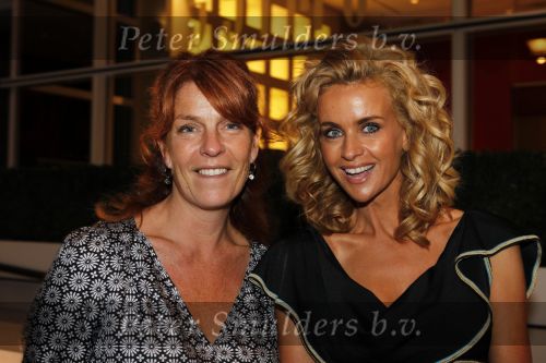 Amsterdam 11 september 2010
Modeshow Mart Visser in het Hilton Hotel. Daphne Deckers met een vriendin
Peter Smulders bv