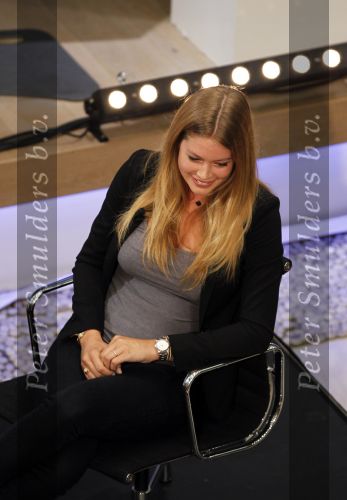 Amsterdam 8 september 2010
Doutzen Kroes wordt geinterviewd door Twan Huydts in het confectie centrum.
Peter Smulders bv