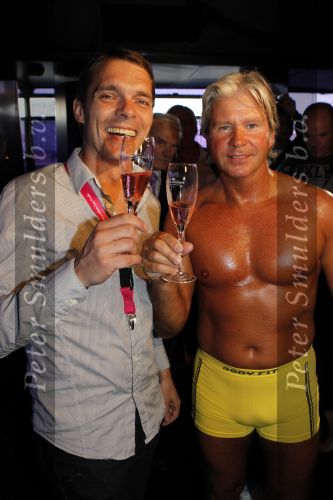 Amsterdam 5 augustus 2010
Dries Roelvink opent in zijn gele zwembroek de gay parade in Amsterdam op de supper club boot.
Peter Smulders bv