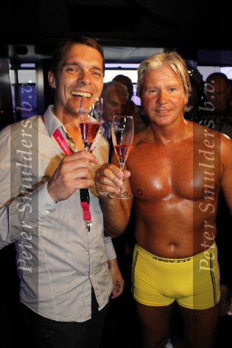 Amsterdam 5 augustus 2010
Dries Roelvink opent in zijn gele zwembroek de gay parade in Amsterdam op de supper club boot.
Peter Smulders bv