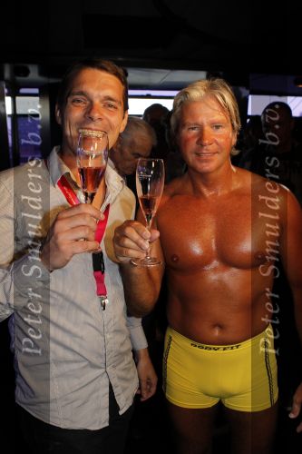 Amsterdam 5 augustus 2010
Dries Roelvink opent in zijn gele zwembroek de gay parade in Amsterdam op de supper club boot.
Peter Smulders bv