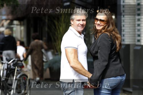 Amsterdam 11 september 2010
Dries Roelvink met zijn vrouw Honoria op de cornelis schuytstraat.
Peter Smulders bv