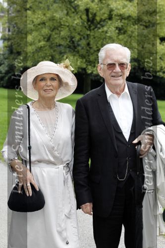 Arnhem 27 augustus 2010
Kiki Classen trouwt/trouwen met Jan Kastelein in de witte villa in het sonsbeek park. Kiki haar vader Edmond Classen en zijn vrouw
Peter Smulders bv
