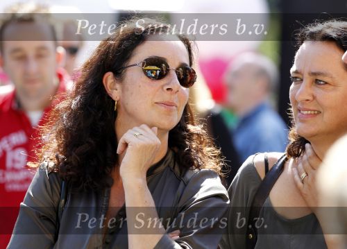 Amsterdam 5 september 2010
Femke Halsema met een vriendin Hanneke Lenkens ( van de stichting mama is ziek.) in het vondelpark.
Peter Smulders bv
