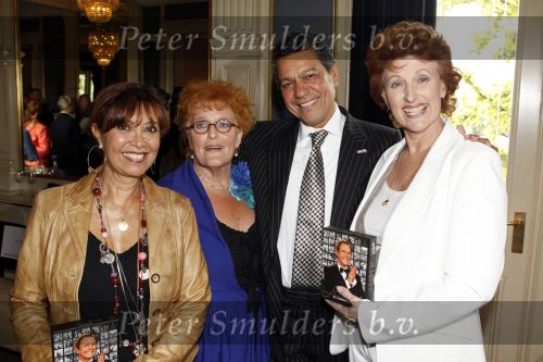 Amsterdam 13 september 2010
Presentatie DVD Box Jos Brink in Carre. Guus Verstraete Sandra Reemer Mary Michon Frank Sanders Lucy de Lange en Jacques d Ancona
Peter Smulders bv