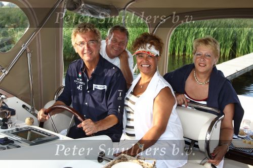 Sneek, 9 Augustus 2010
Mirella Jacobs ( van Frank & Mirella ) en haar tweede echtgenoot Harry
en Frank Mortiers met zijn vrouw Lisette
Foto Peter Smulders BV
