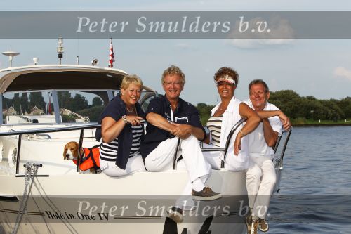 Sneek, 9 Augustus 2010
Mirella Jacobs ( van Frank & Mirella ) en haar tweede echtgenoot Harry
en Frank Mortiers met zijn vrouw Lisette
Foto Peter Smulders BV