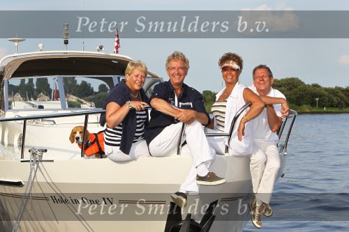 Sneek, 9 Augustus 2010
Mirella Jacobs ( van Frank & Mirella ) en haar tweede echtgenoot Harry
en Frank Mortiers met zijn vrouw Lisette
Foto Peter Smulders BV