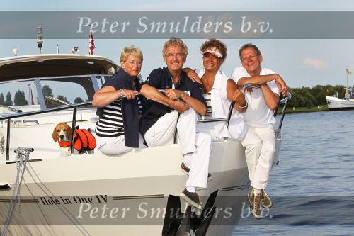Sneek, 9 Augustus 2010
Mirella Jacobs ( van Frank & Mirella ) en haar tweede echtgenoot Harry
en Frank Mortiers met zijn vrouw Lisette
Foto Peter Smulders BV