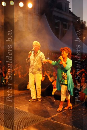 Sneek, 9 Augustus 2010
Mirella Jacobs en Frank Mortiers als het duo Frank en Mirella tijdens een optreden in de \