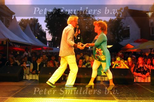 Sneek, 9 Augustus 2010
Mirella Jacobs en Frank Mortiers als het duo Frank en Mirella tijdens een optreden in de \