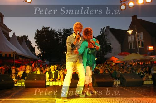 Sneek, 9 Augustus 2010
Mirella Jacobs en Frank Mortiers als het duo Frank en Mirella tijdens een optreden in de \