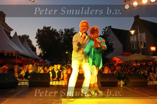 Sneek, 9 Augustus 2010
Mirella Jacobs en Frank Mortiers als het duo Frank en Mirella tijdens een optreden in de \