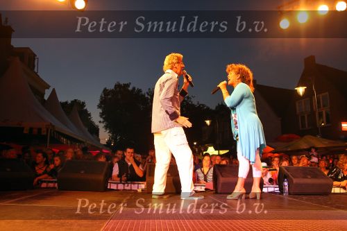 Sneek, 9 Augustus 2010
Mirella Jacobs en Frank Mortiers als het duo Frank en Mirella tijdens een optreden in de \