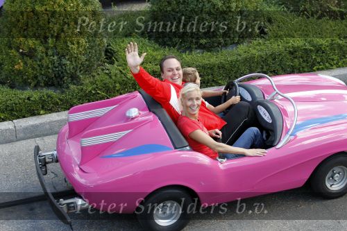 Parijs 31 augustus 2010
Frans Bauer met Mariska en zijn zoon Vhristiaan Frans Jan en Lucas in disneyland. Ook de moeder van Mariska en haar man zijn erbij.
Peter Smulders bv